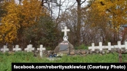 Захоронение бойцов Армии Крайовой в белорусской деревне Микулишки