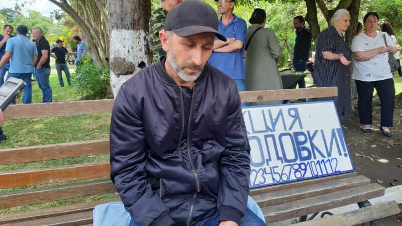 Президент самопровозглашенной Абхазии встретился с голодающим активистом