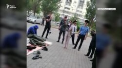 Жанаозенцев, ночевавших перед министерством, доставили в полицию и оштрафовали