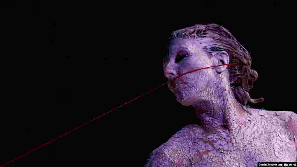 Nastup Asun Noales u savremenom plesnom komadu "Rito" španske kompanije OtraDanza, na International Arts Festivalu u Valeti, Malta, 29. juni 2022.