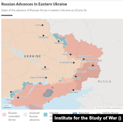 Harta războiului din estul Ucrainei. Zona cu albastru arată contraofensiva ucraineană, iar cele cu roz deschis indică atacul Rusiei, în apropiere de Sievierodonetsk, Izium și Lisichansk.