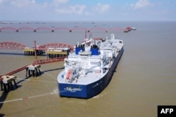 Brod Vladimir Rusanov, tanker sa tečnim prirodnim gasom (LNG), viđen je nakon što je stigao na LNG terminal u gradu Nantong na istoku Kine.