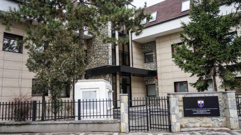 Ustavno sodišče Kosova prepovedalo dejanja poslancev do 8. avgusta