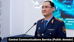 Санжар Әділов