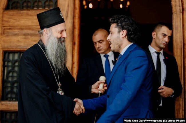 Kryeministri i Malit të Zi, Dritan Abazoviq, ka takuar kreun e Kishës Ortodokse Serbe, patriarkun Porfirije, në Beograd.