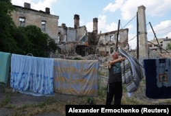 Лисичанськ після атак був наполовину зруйнований. Місто війська РФ окупували в перші дні липня