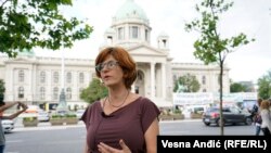 Mia David, autorka virtualnog spomenika "Život je ono što sanjaju mrtvi".