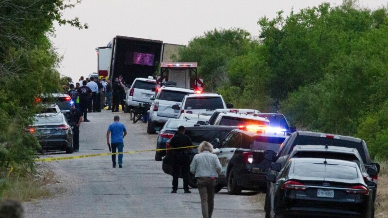 Тела на 46 мигранти пронајдени во камион во Тексас 