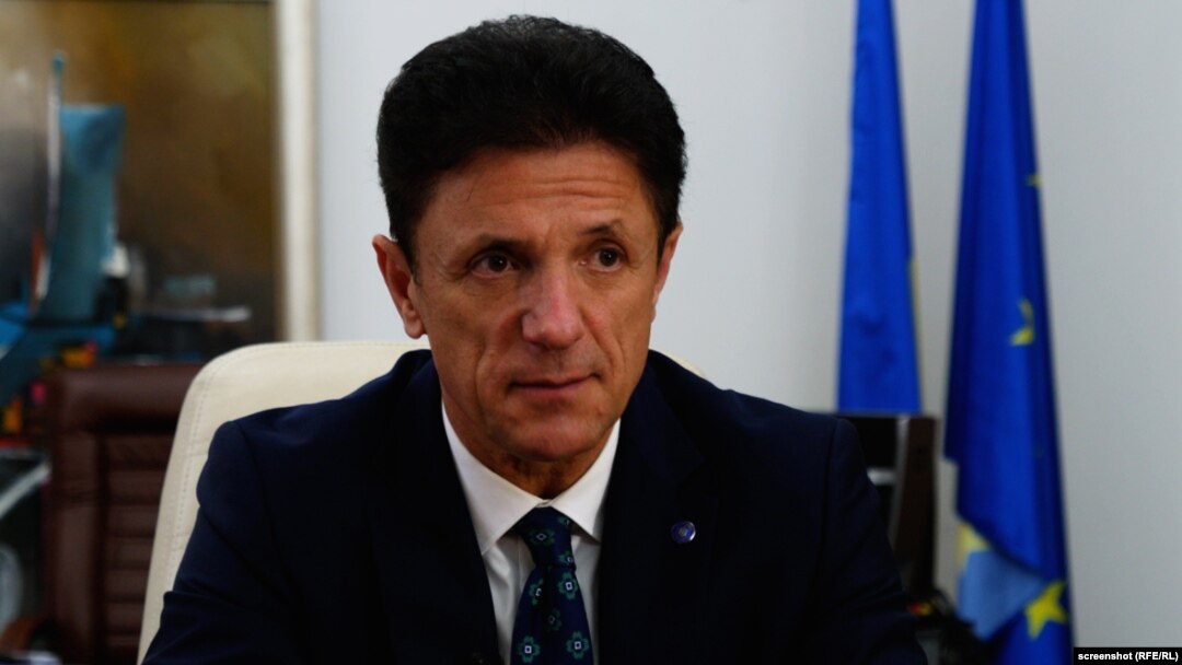 Gheorghe Popescu, fostul căpitan al naționalei de fotbal a României, critică faptul că, în ultimii 30 de ani, niciun guvern al României n-a avut ca prioritate sportul. 