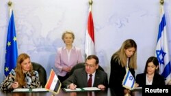 Урсула фон дер Лайен се срещна с лидерите на Израел и Египет в Кайро. 