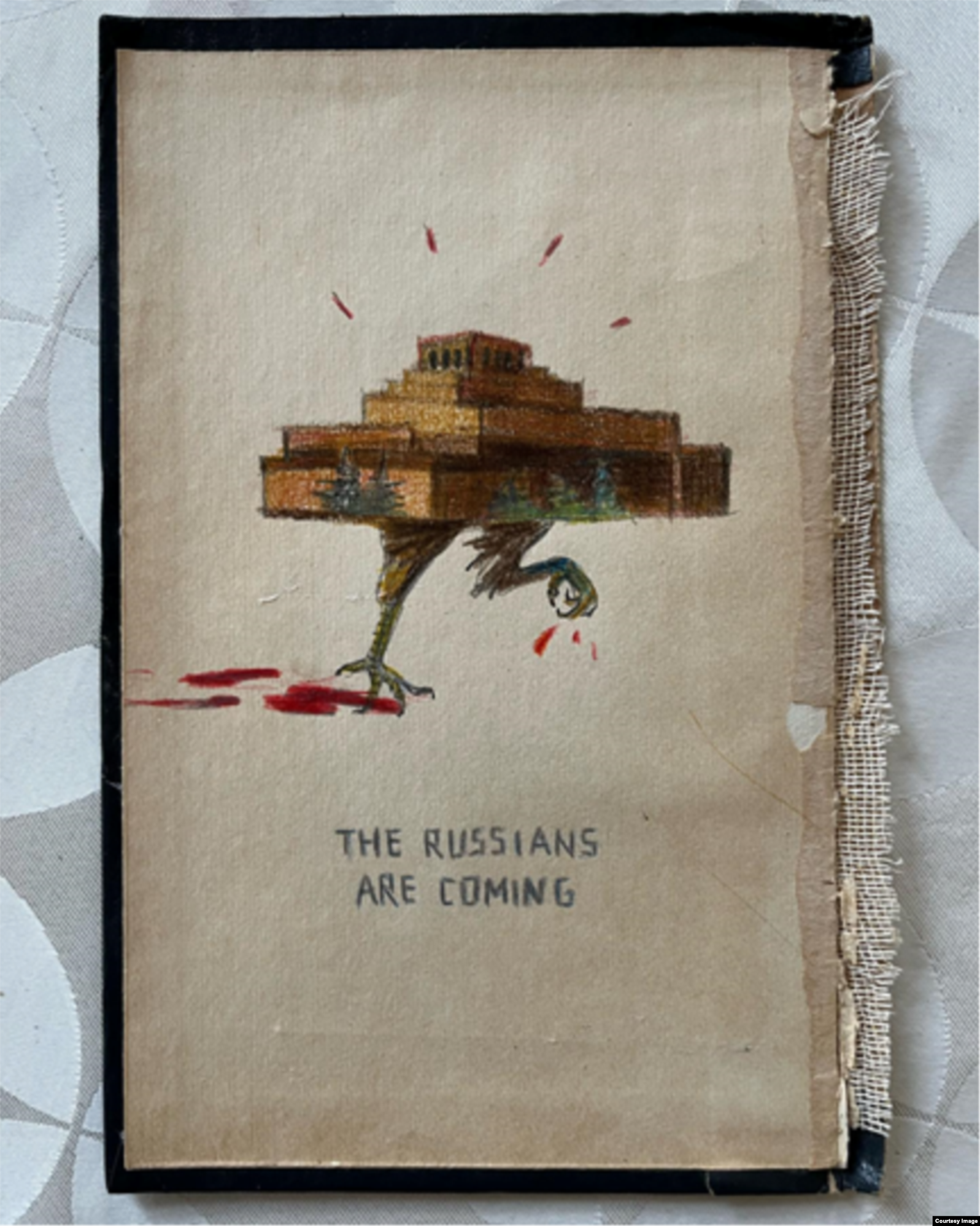 Varri i Leninit, i shkulur nga Sheshi i Kuq i Moskës, duke lënë gjurmë të përgjakshme mbi këmbët e pulës. Vizatimi i publikuar më 24 shkurt.
