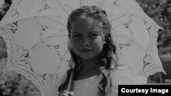 Маленька актриса грала привида, який всіх лякав (скріншот з фільму «Привиди маєтку Миклашевського»)