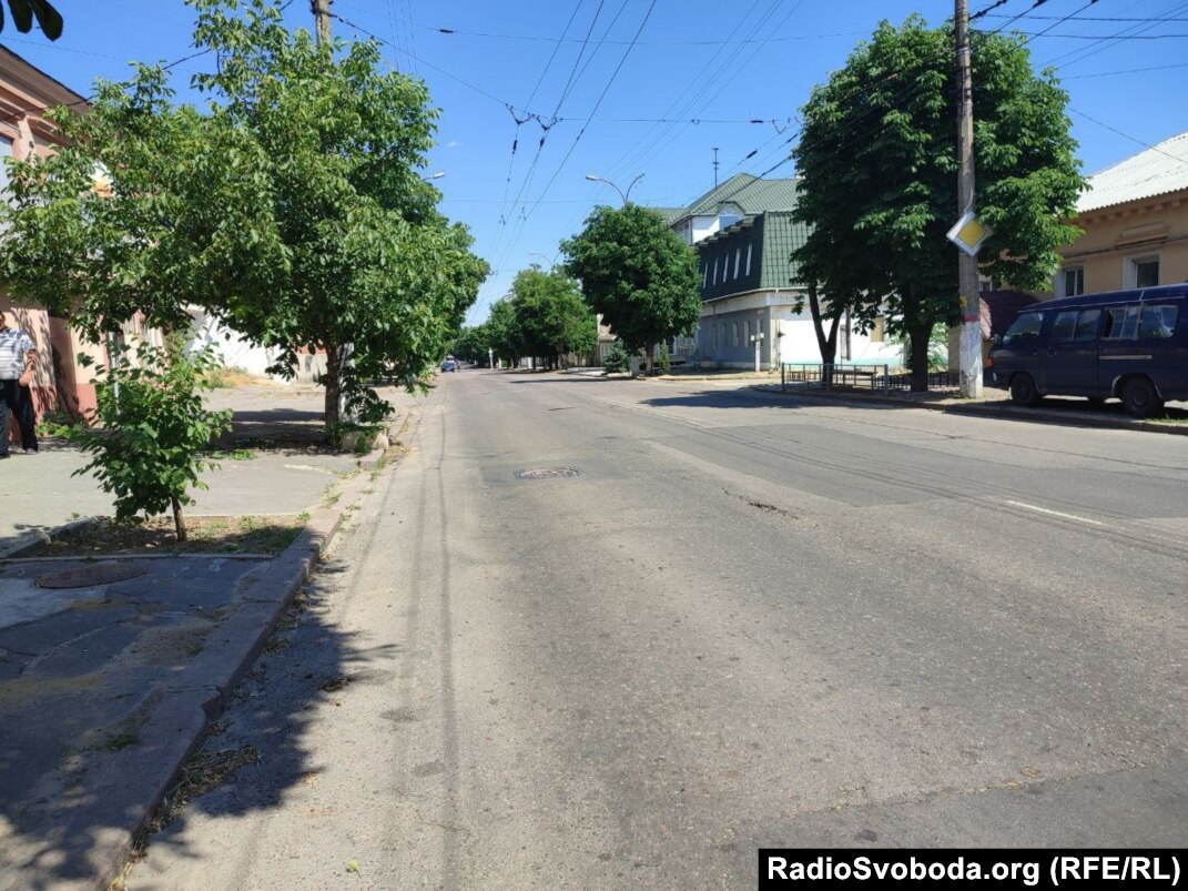 К ушам, пальцам подсоединяли ток