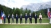Lideri G7 poziraju za fotografiju tokom samita u bavarskom dvorcu Schloss Elmau, u blizini Garmisch-Partenkirchena, Njemačka, 26. juna 2022.