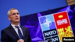 Sekretari i përgjithshëm i NATO-s, Jens Stoltenberg foli për mbështjetjen e aleancës ndaj Ukrainës përpara samitit të Madridit. 28 qershor, 2022