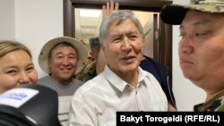 Алмазбек Атамбаев в суде. 28 июня 2022 года.