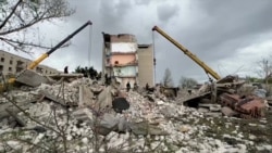 Украина: көп кабаттуу үйгө ракета тийди, 18 киши каза болду 