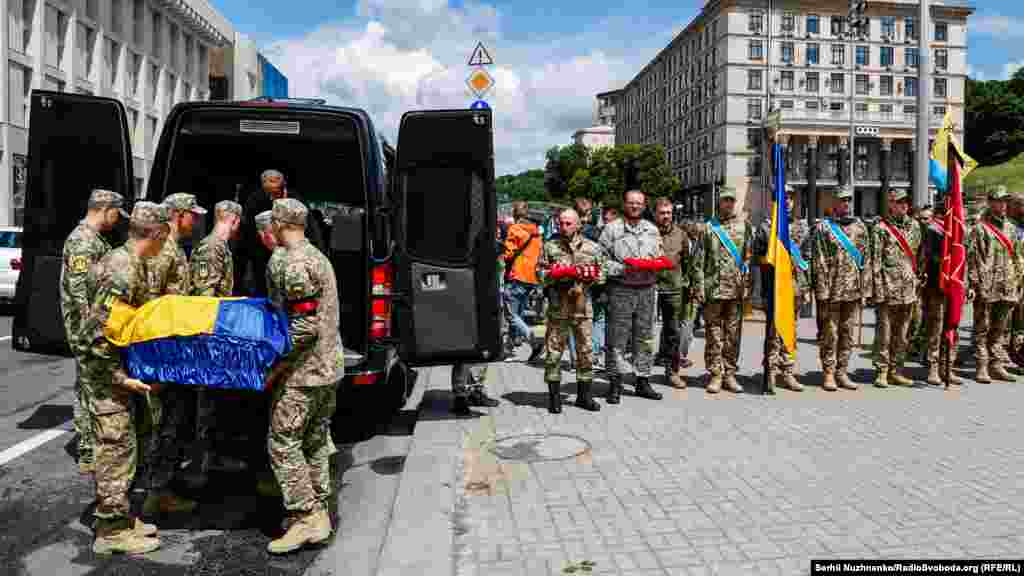 Поховали Олега Куцина на Байковому кладовищі