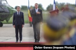 Emmanuel Macron a vizitat miercuri Baza Aeriană „Mihail Kogălniceanu” din Constanța.