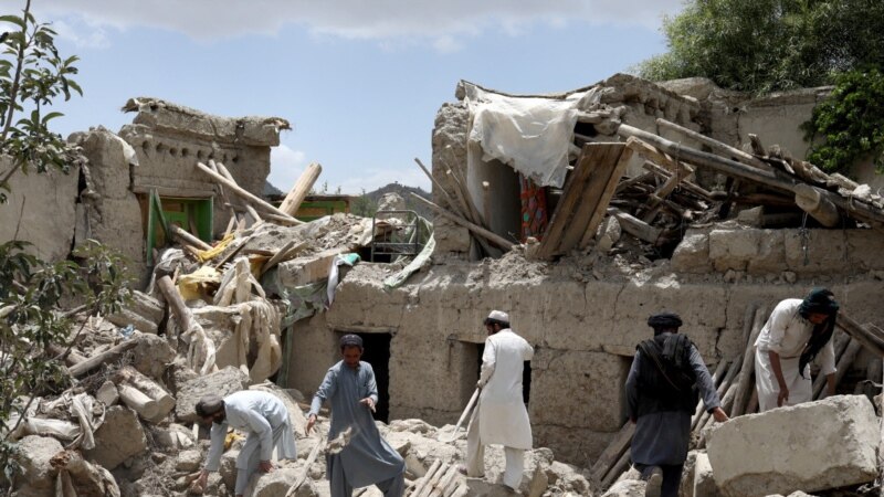 Talibanët paralajmërojnë për rrezik të sëmundjeve pas tërmetit vdekjeprurës