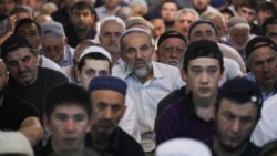Дагестан, Махачкала, верующие в мечети. Иллюстративная фотография