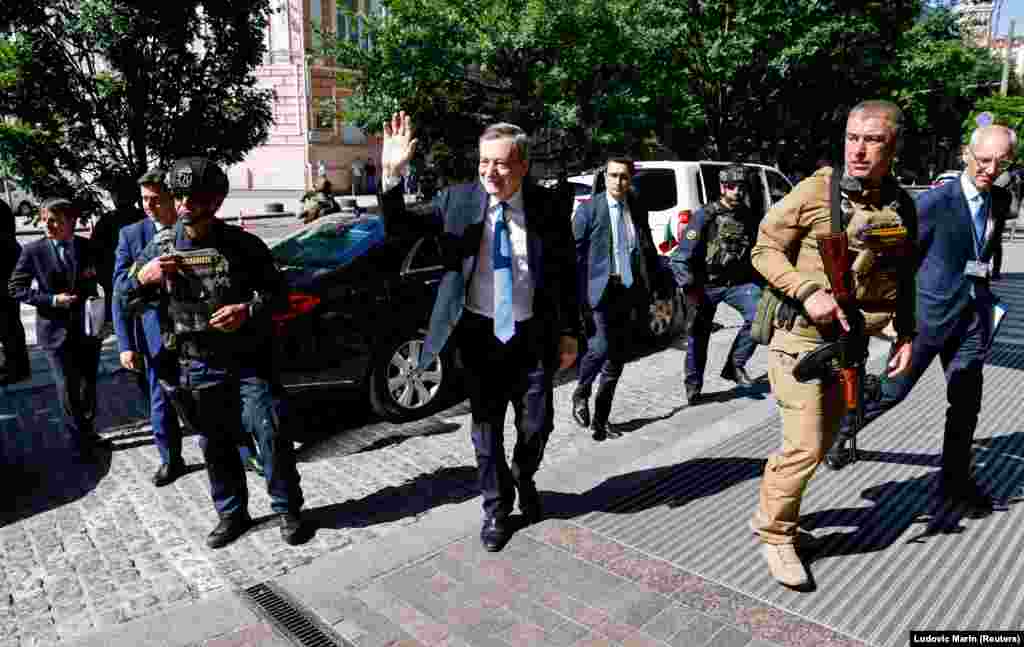 Italijanski premijer Mario Dragi stiže u hotel u Kijevu, 16. jun