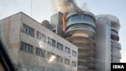 عکس آرشیوی از آتش‌سوزی در یک بنا در تهران