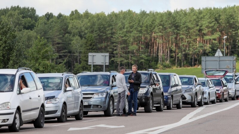 На сухопутных пограничных пунктах в России наблюдаются очереди из автомобилей