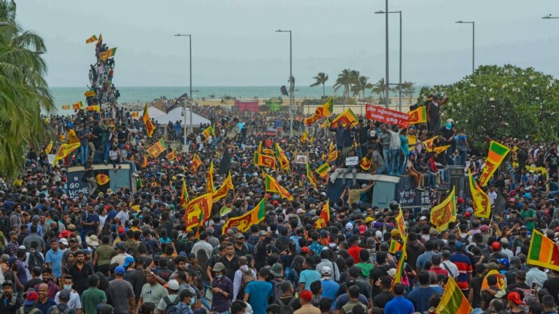 Presidenti i Shri Lankës synon arratisjen përmes detit pas bllokimit të aeroportit