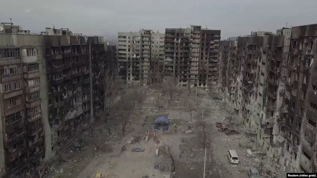 За його словами, через війну в місті знищені чи пошкоджені 1356 багатоповерхових будинків