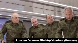 Сергей Шойгу и Геннадий Жидко (второй справа)