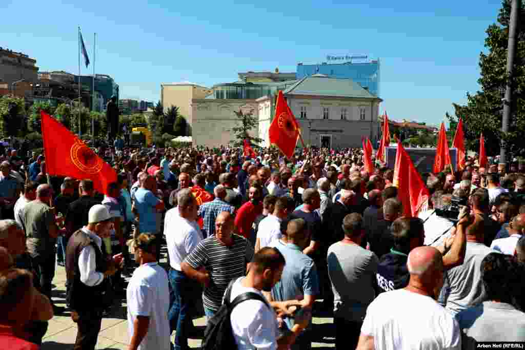 Deri në vitin 2017, pensioni i veteranëve nuk ka mundur të jetë më pak se paga minimale në Kosovë, përkatësisht 170 euro, sa edhe marrin ata.&nbsp;