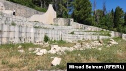 Партизанските меморијални гробишта во Мостар