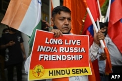 Indija je treći najveći uvoznik ruske nafte posle EU i Kine (na fotografiji desna Hindu Sena grupa podržala je na javnim skupovima Rusku agresiju na Ukrajinu, Nju Delhi, mart 2022)