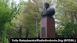 Пам’ятник зняли зберігатимуть на території КП «Зооконтроль» (фото архівне)
