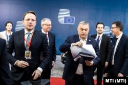 Viktor Orbán ar fi cerut luni, la videoconferința de pregătire a summitului, ca Ucraina și Republica Moldova să primească statutul de țări candidate concomitent cu Bosnia și Georgia.