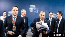 Várhelyi Olivér és Orbán Viktor Brüsszelben 2019. március 22-én