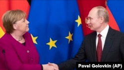 În calitate de cancelar al Germaniei, Angela Merkel a mai călătorit, în trecut, de 19 ori în Rusia. Cea de-a douăzecea vizită va fi și ultima a acesteia ca lider politic.