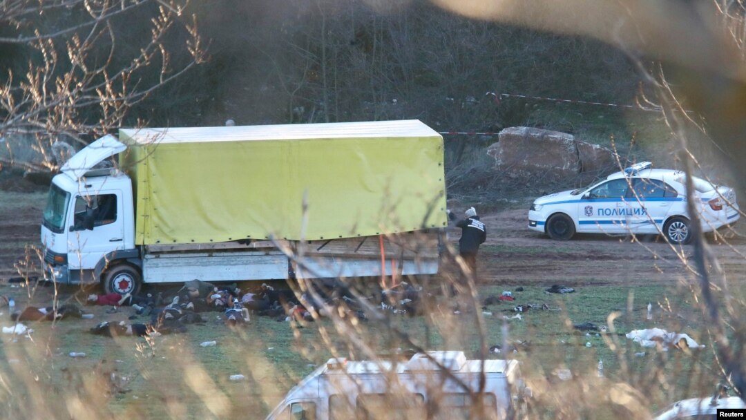 Во напуштен камион во близина на главниот град Софија беа пронајдени телата на 18 авганистански мигранти