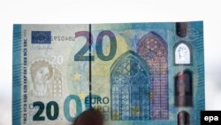 На 12 січня офіційна вартість євро встановлена на рівні 34 гривень 28 копійок