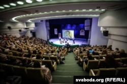 Презентация белорусского издания книги "Светлана Алексиевич на "Свободе" в Минске. Апрель 2016 года