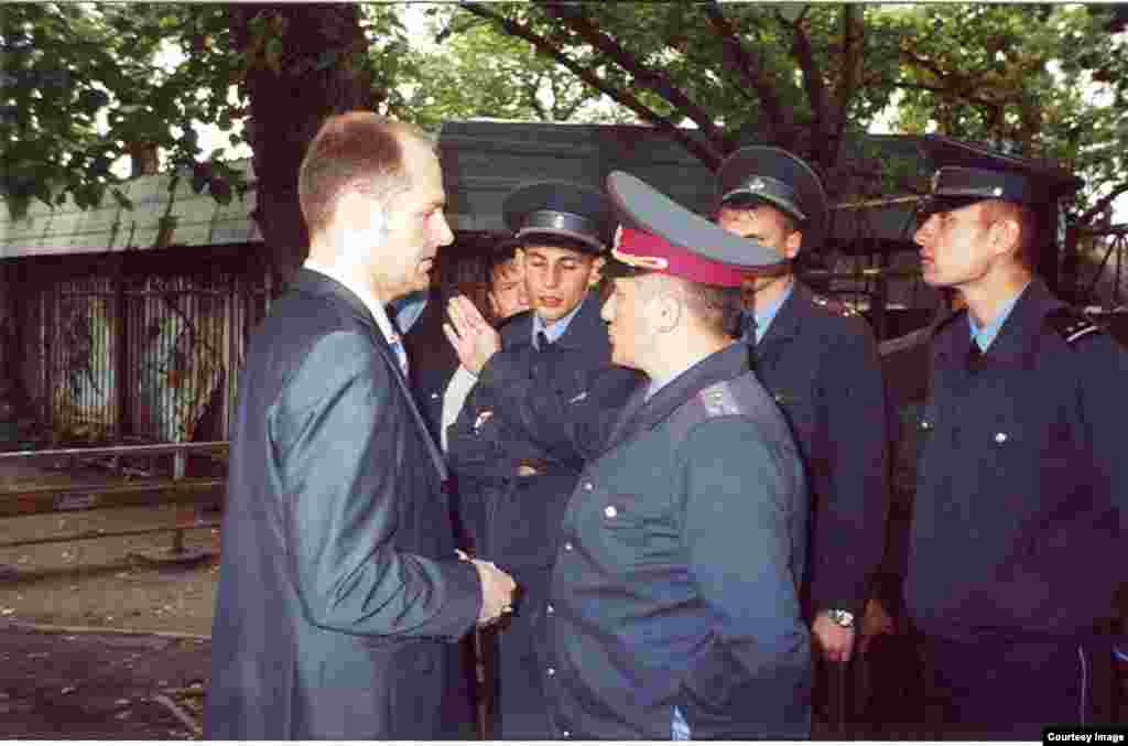 19 iulie 2004, devastarea şcolii numărul 20 (actualmente Liceul &quot;Lucian Blaga&quot;) din Tiraspol
