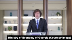 ირაკლი კობახიძე პარლამენტში „იგლ ჰილსთან“ გაფორმებულ ხელშეკრულებაზე საუბრობს