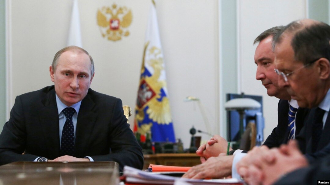 Президент России Владимир Путин на совещании с правительством (9 апреля 2014 года)