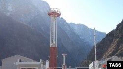 Russia/Georgia -- A Russian checkpoint on the Russian-Georgian border crossing at Upper Lars.