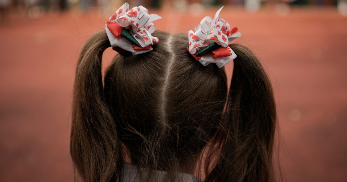 Киевте жағажайда жалаңаш жігіттер