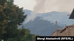 ადგილობრივებმა რადიო თავისუფლებას უთხრეს, რომ ცეცხლის სამი კერაა.