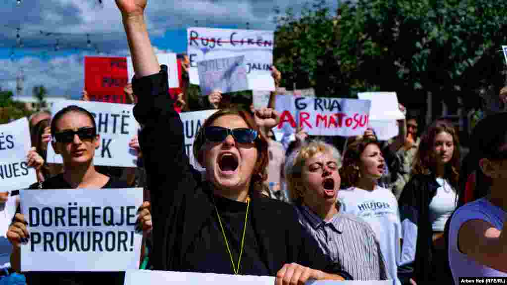 Protesta të ngjashme janë mbajtur edhe javën e kaluar në Prishtinë, Tiranë dhe Shkup.&nbsp;