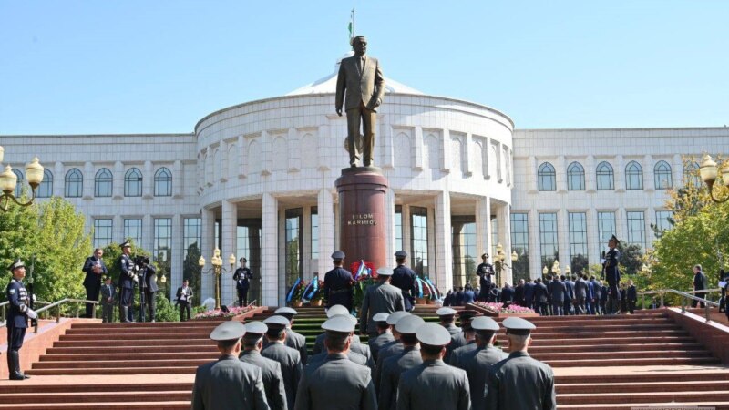 Мирзиёев Тошкентда тўнғич президент Каримов хотирасига бағишланган тадбирда иштирок этди