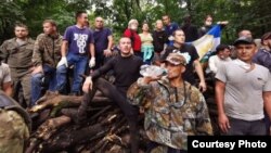 Илшат Киньябаев Куштауны яклау чарасында (уңда)